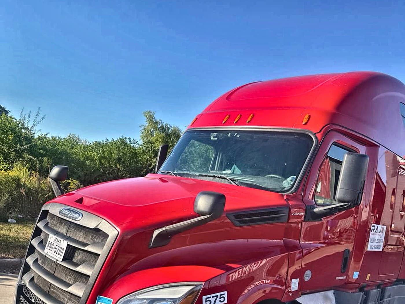 Unit 575, Freightliner Cascadia - RAJO Transportation